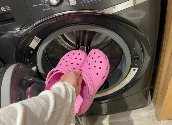 the proper washing machine settings for crocs